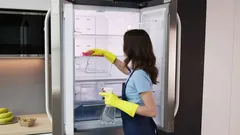 専門家が明かす:健康と清潔さを保つための冷蔵庫の最適な掃除頻度